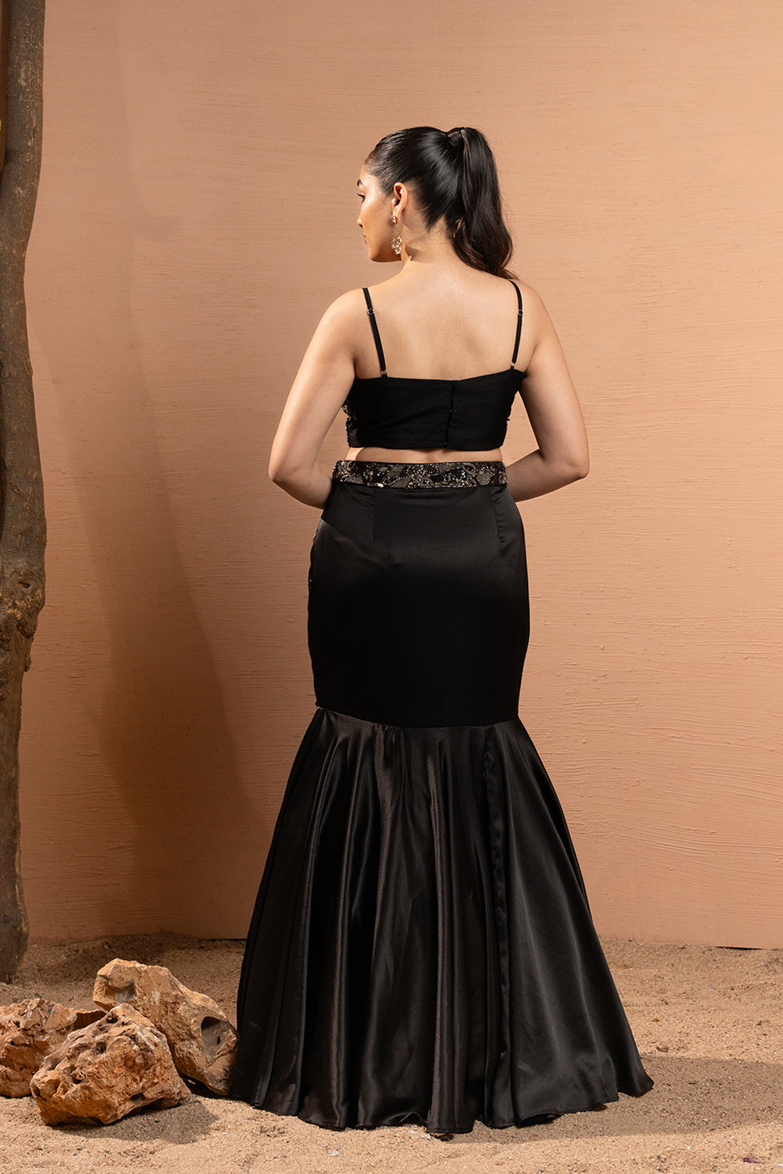 BLACK HAND EMBROIDERED FISHCUT SKIRT SET