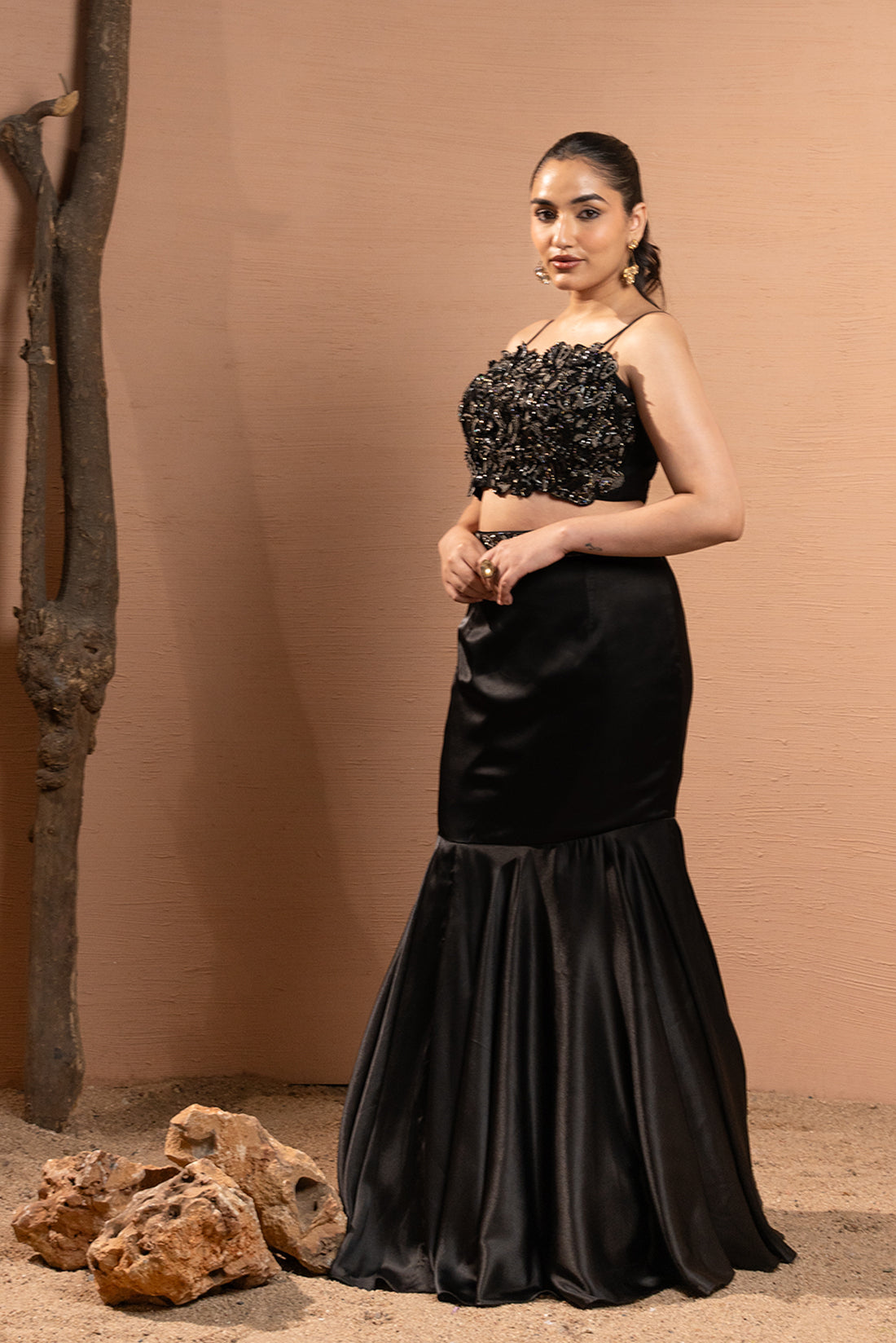 BLACK HAND EMBROIDERED FISHCUT SKIRT SET